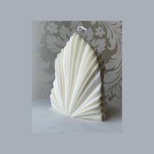 Load image into Gallery viewer, ‘Nikau’ | Decor Candle | HOT Candles
